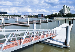 Fuel Pontoon for High Strength And Stability